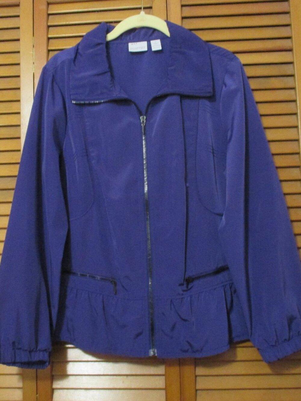 Zenergy by Chico's PURPLE jacket water resistant zip up & zip pockets size L (2)